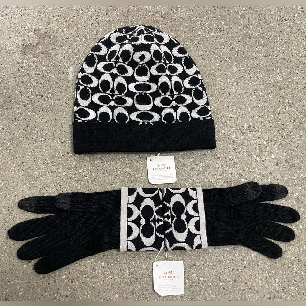 NWT Coach New York Signature Logo Wool Blend Beanie Cap & Gloves - Picture 10 of 10